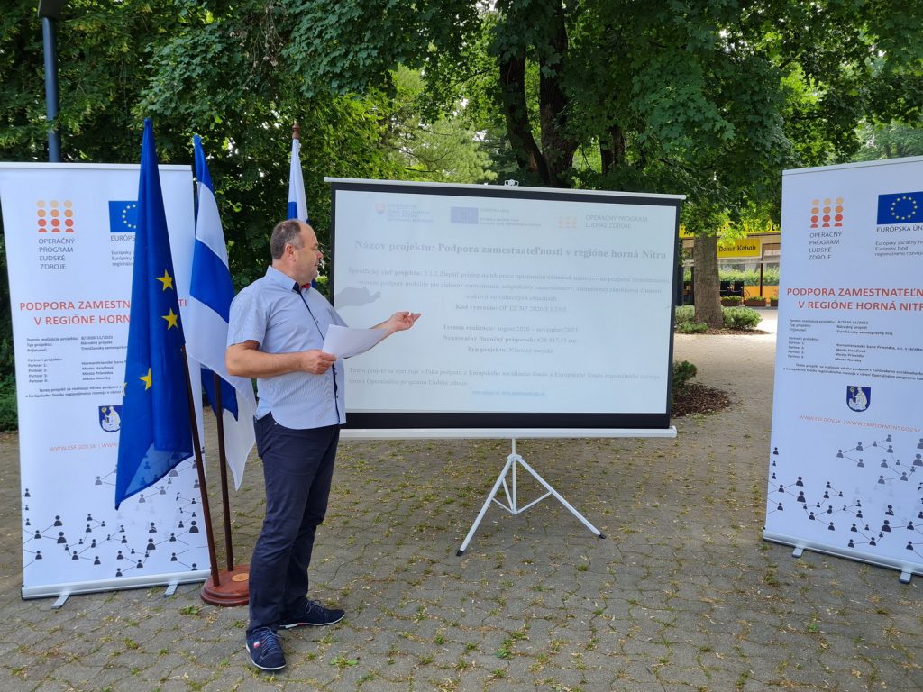 Fotografie z prednásky - kontaktné centrum Nováky - Staré zážitky a nové príležitosti